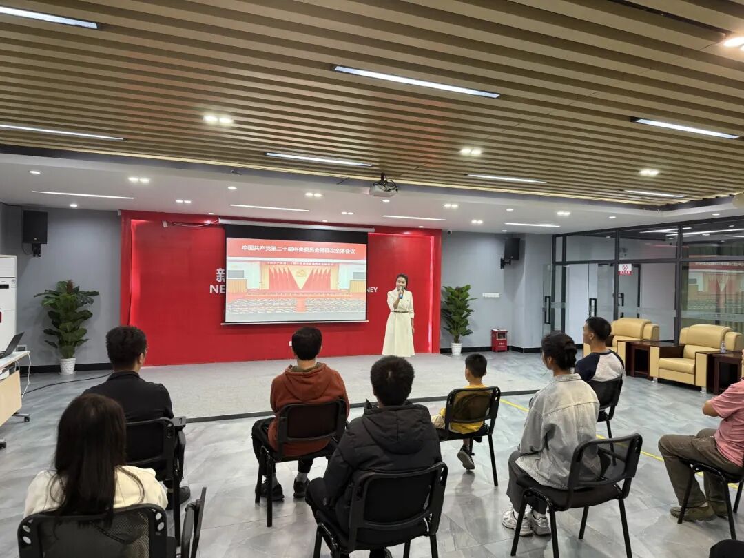 这堂“会唱歌的党课”走进园区